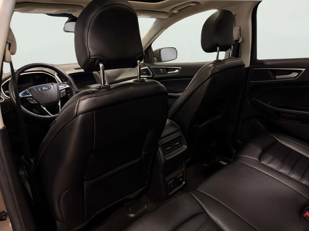 Used 2019 Ford Edge SEL w/ Equipment Group 201A AWD/4WD image 18