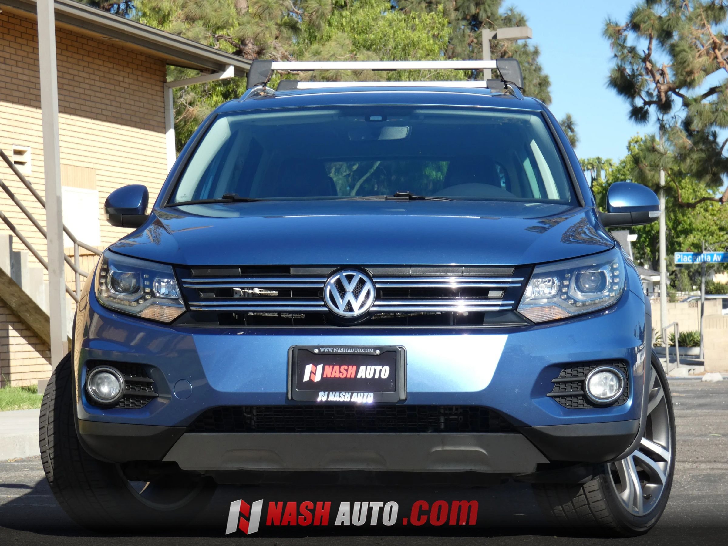 Used 2017 Volkswagen Tiguan SEL FWD image 17