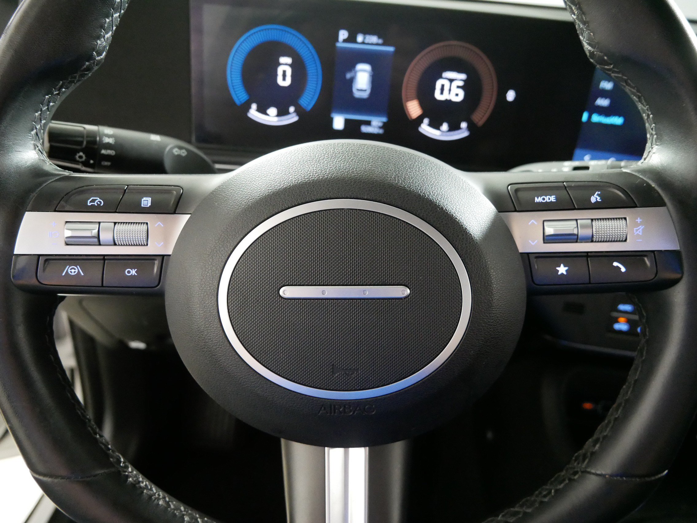 Used 2025 Hyundai Kona SEL AWD/4WD image 25