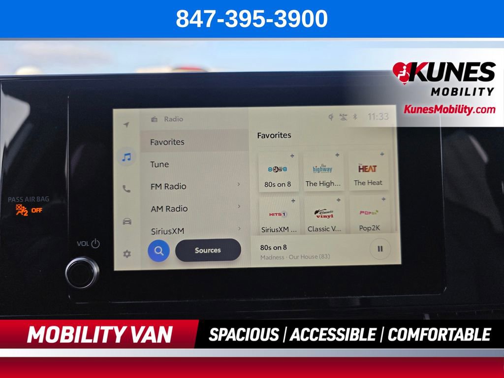 Used 2026 Toyota Sienna LE FWD image 51