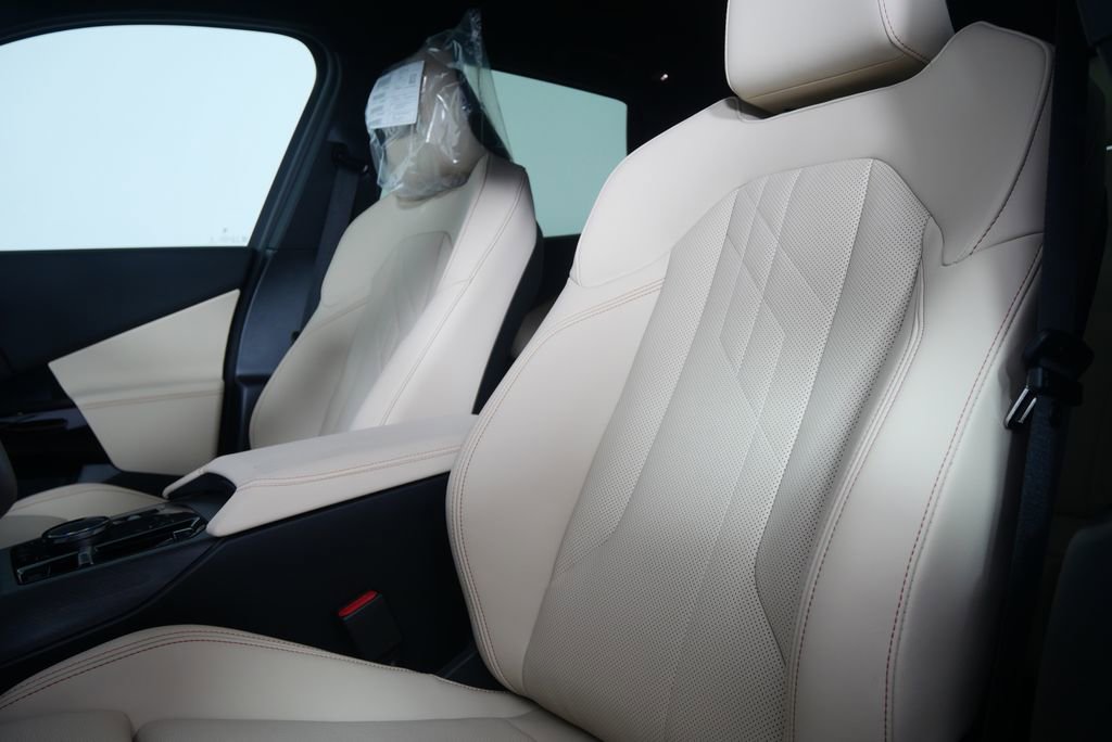 Used 2026 BMW X3 xDrive30 w/ Premium Package image 11