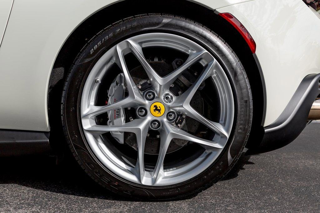 Used 2024 Ferrari Roma Spider image 41