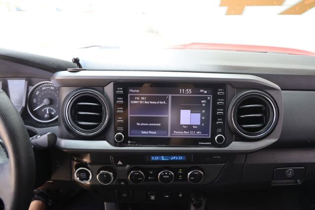 Used 2022 Toyota Tacoma TRD Off-Road AWD/4WD image 17