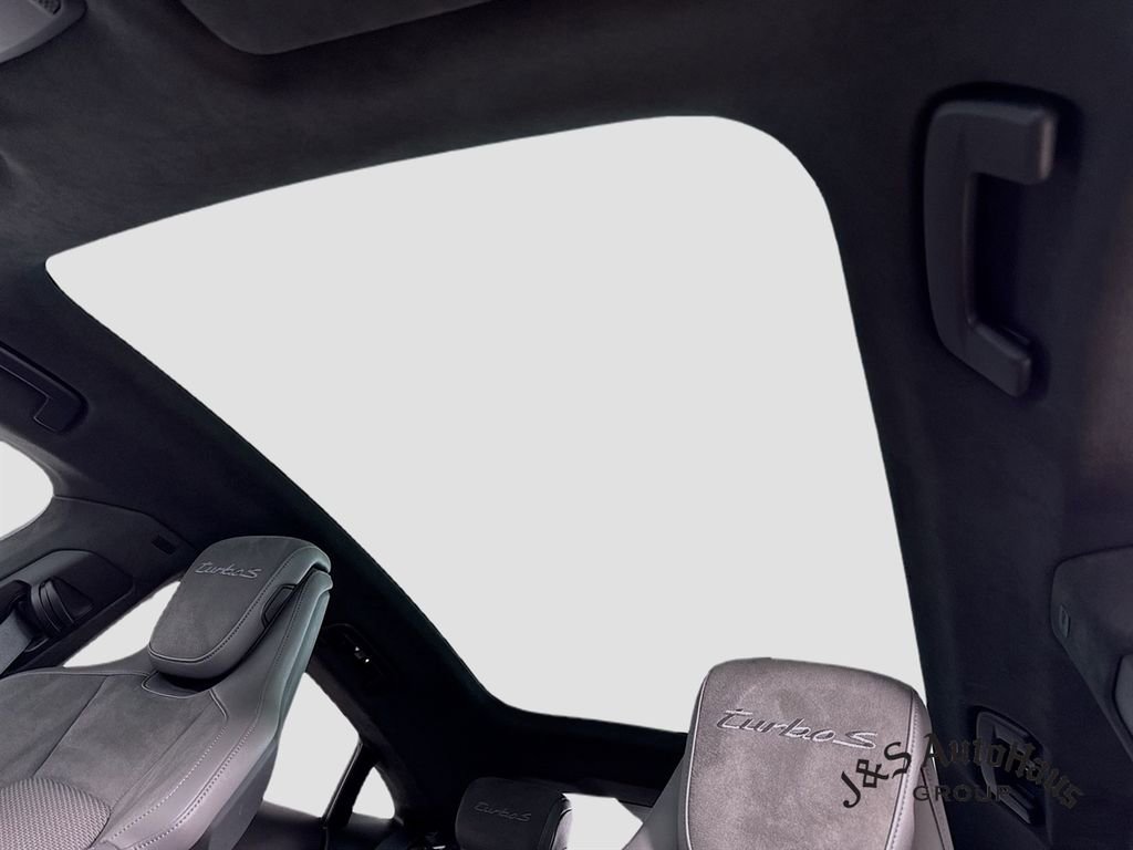 Used 2021 Porsche Taycan Turbo S image 16