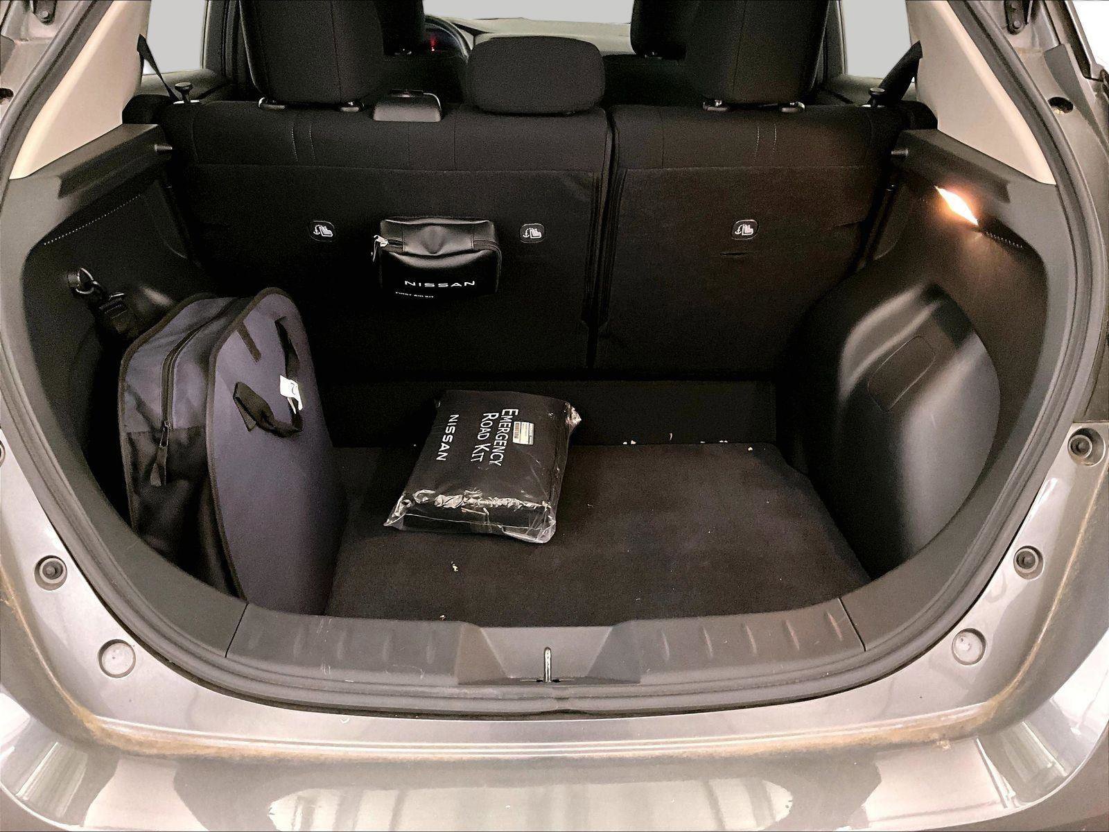 Used 2023 Nissan Leaf S image 33