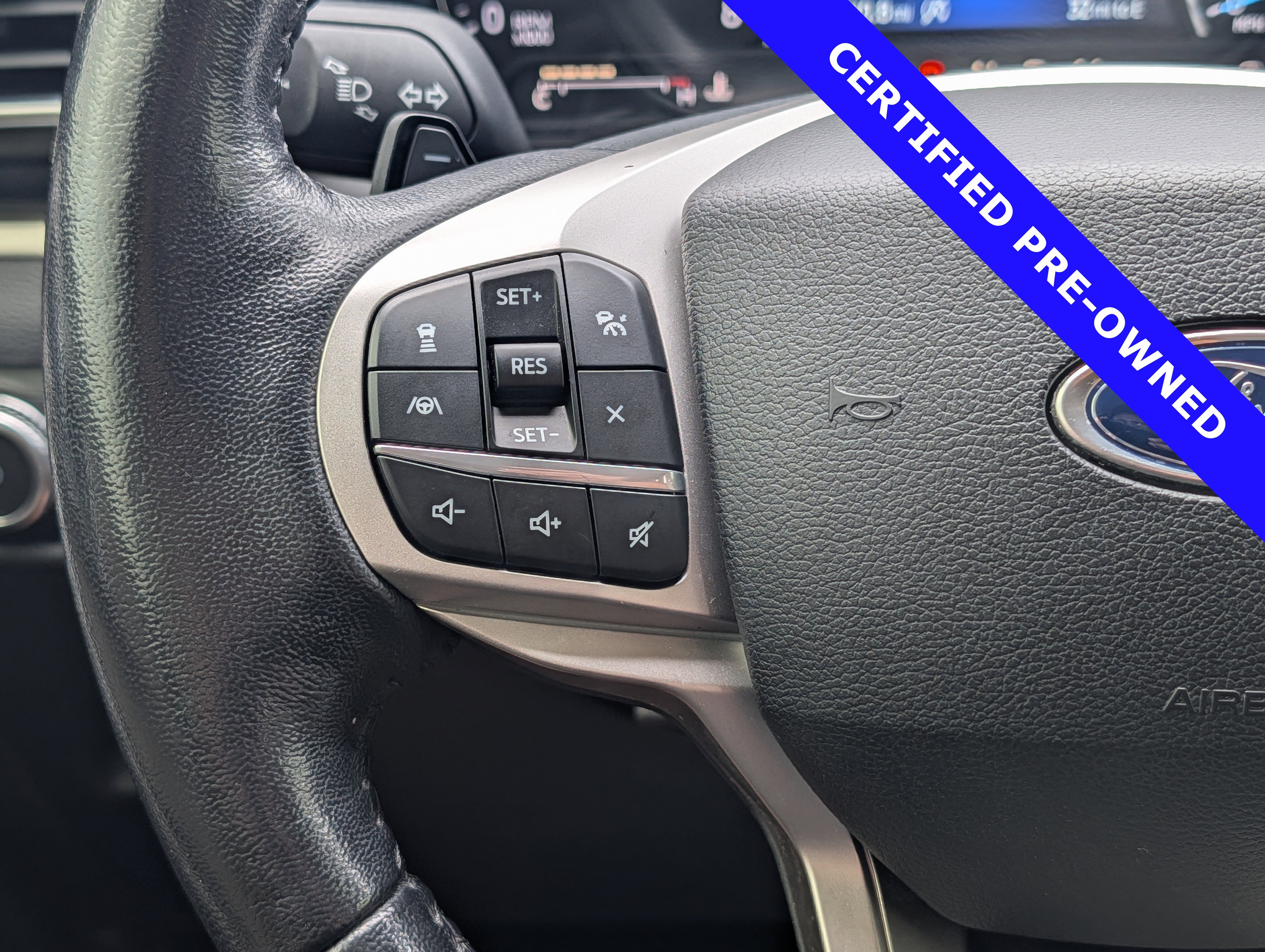 Certified 2021 Ford Explorer XLT w/ Equipment Group 202A AWD/4WD image 26