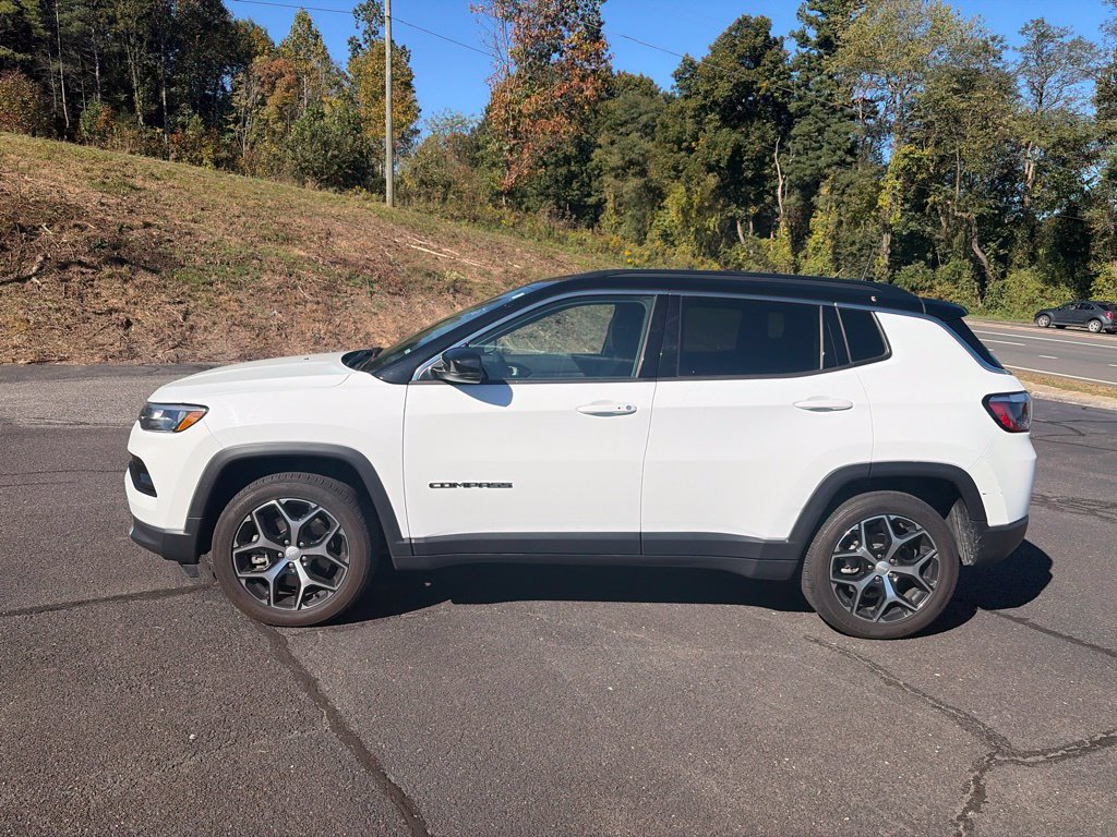 Used 2024 Jeep Compass Limited AWD/4WD image 6