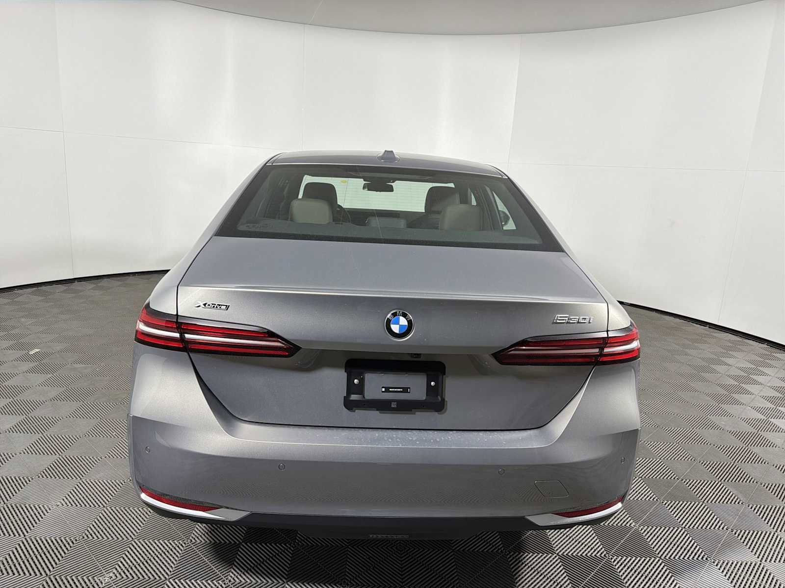 New 2026 BMW 530i xDrive w/ Convenience Package image 2