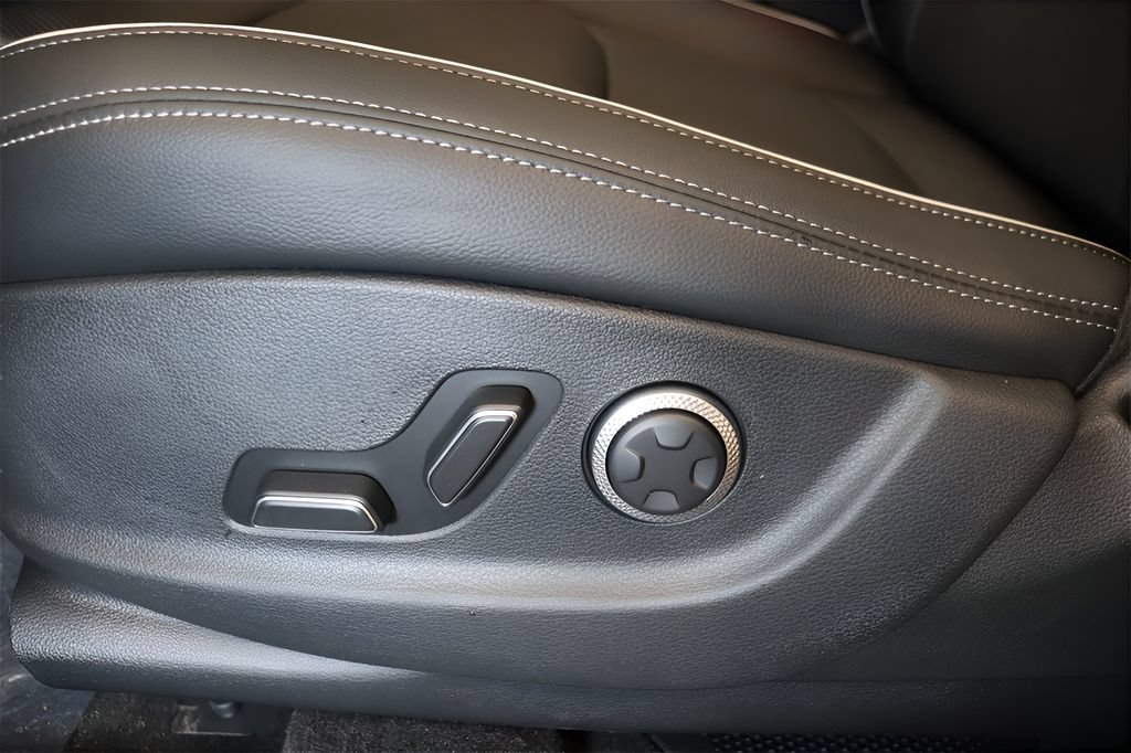 New 2026 Genesis GV70 2.5T Advanced AWD/4WD image 12
