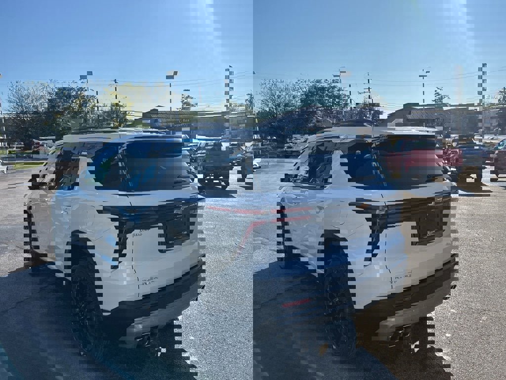 New 2026 Chevrolet Traverse LT w/ Driver Confidence Package image 5