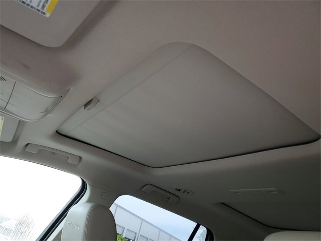 Used 2021 GMC Acadia Denali w/ Denali Technology Package image 22