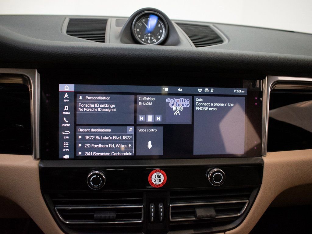 Certified 2025 Porsche Macan image 29