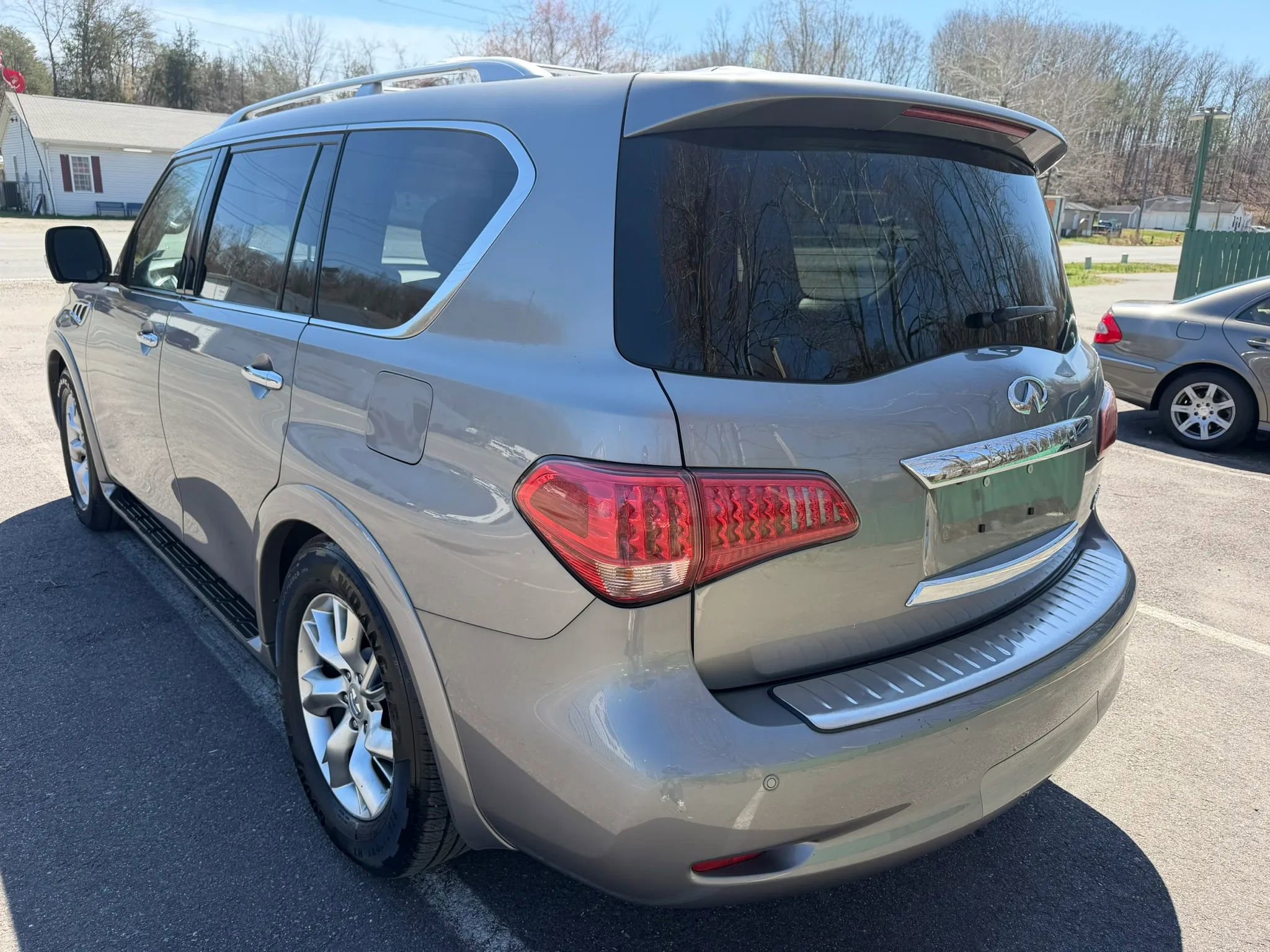 Used 2012 INFINITI QX56 4WD w/ Theater Pkg image 11