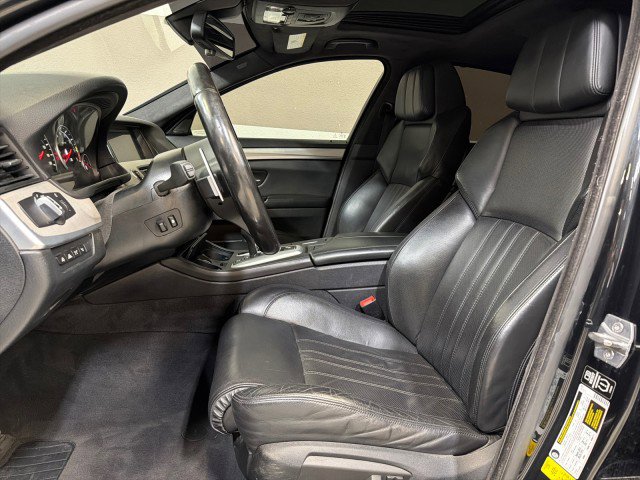Used 2015 BMW M5 image 14
