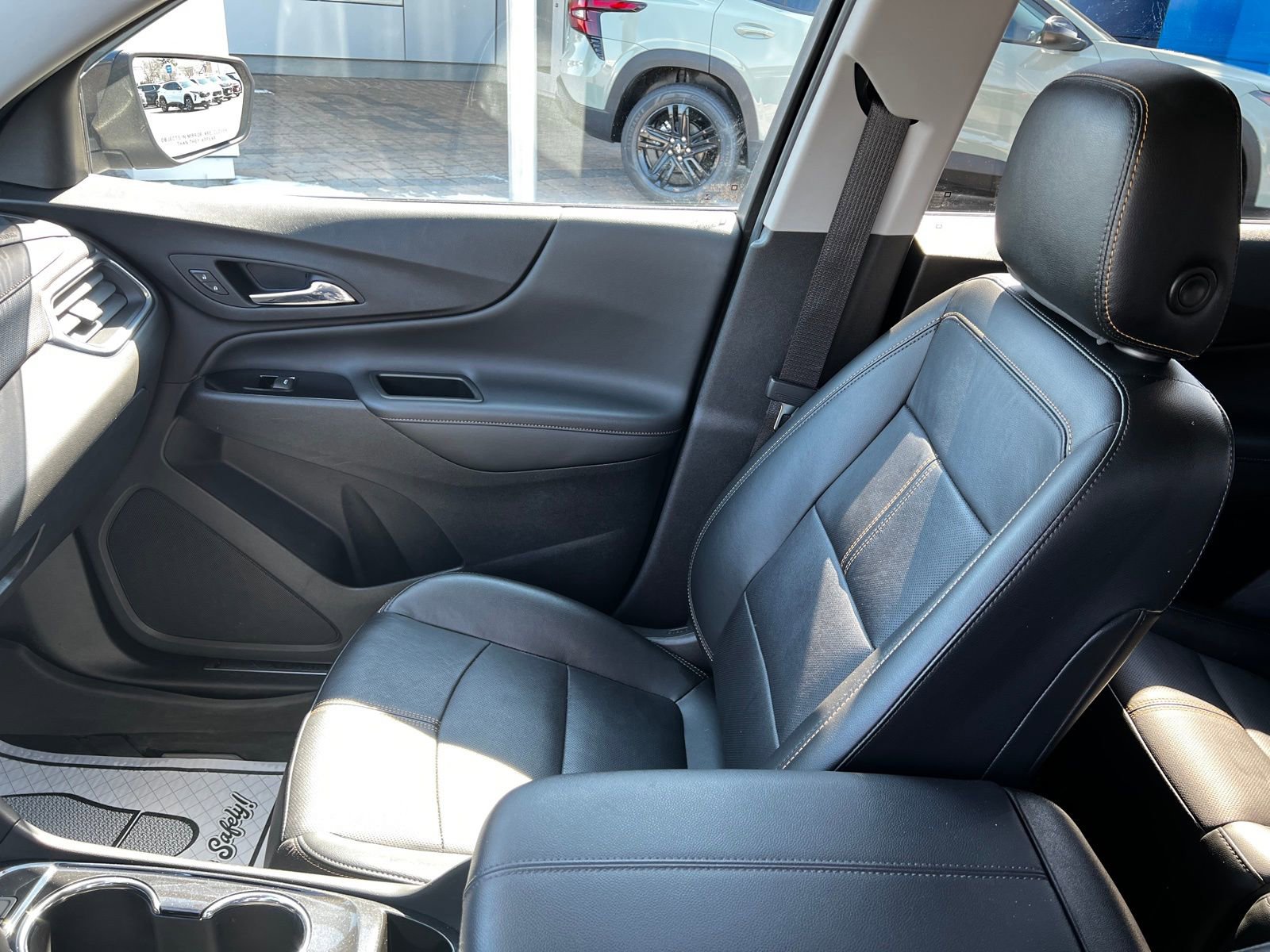 Used 2022 Chevrolet Equinox Premier image 19