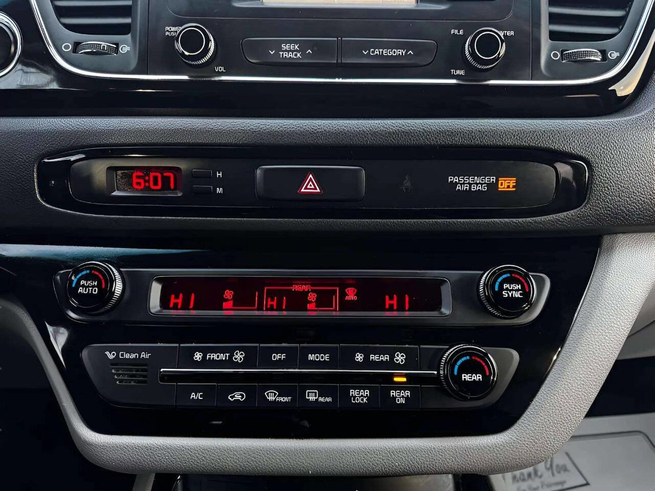 Used 2016 Kia Sedona EX image 26