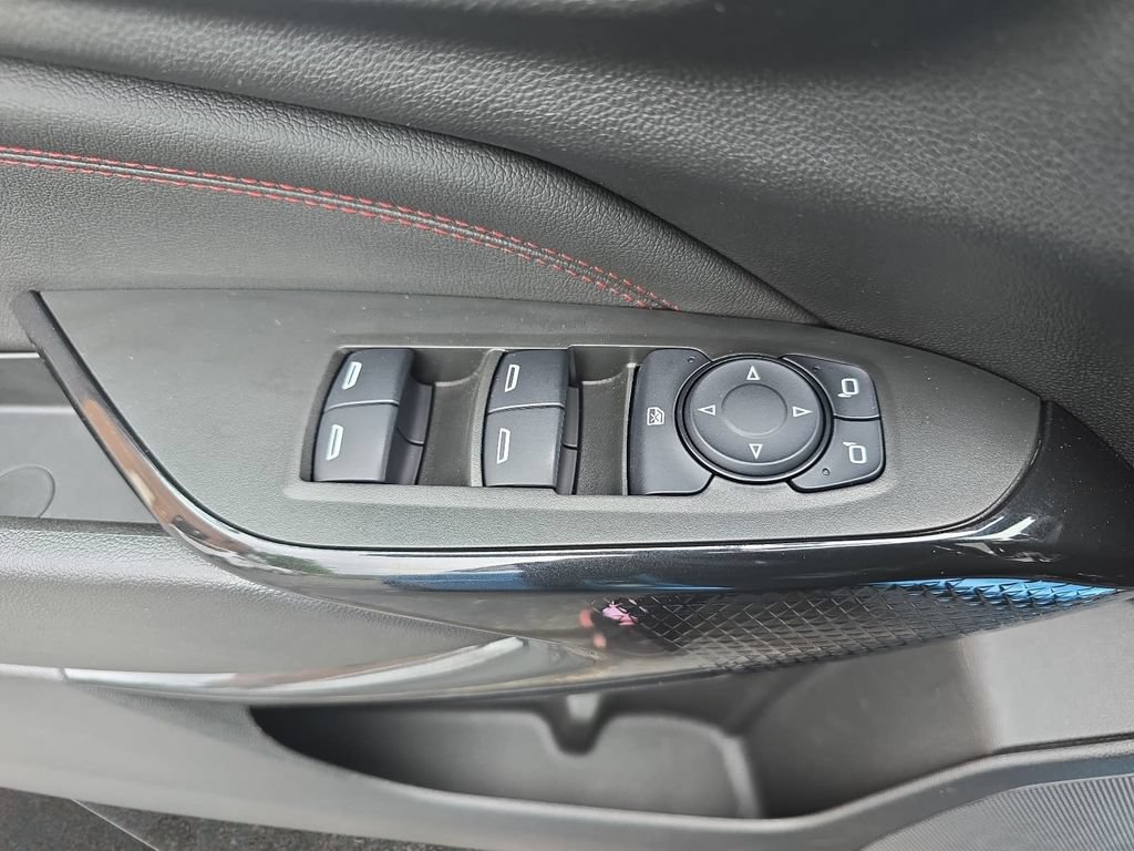 Used 2025 Chevrolet Trax RS w/ Driver Confidence Package FWD image 27