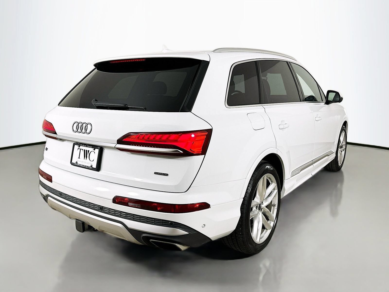 Used 2025 Audi Q7 3.0T Premium Plus w/ Premium Plus Package AWD/4WD image 5