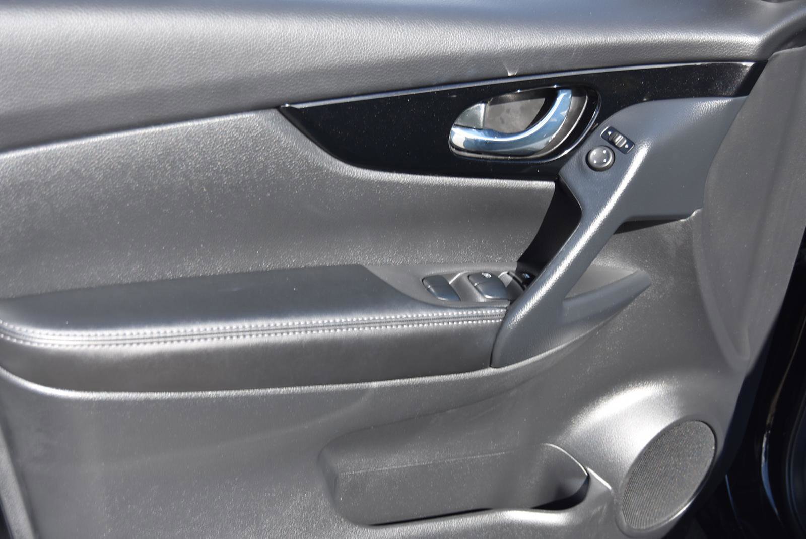 Used 2022 Nissan Rogue Sport SL image 12