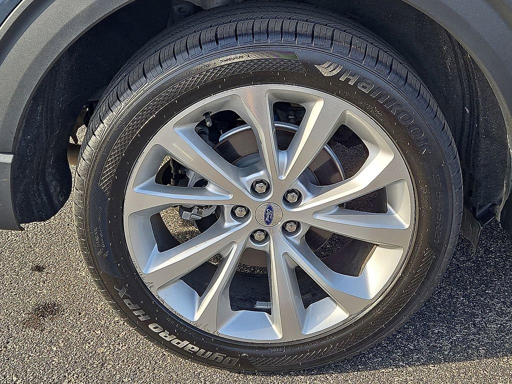 Used 2022 Ford Explorer Platinum w/ Equipment Group 601A AWD/4WD image 7