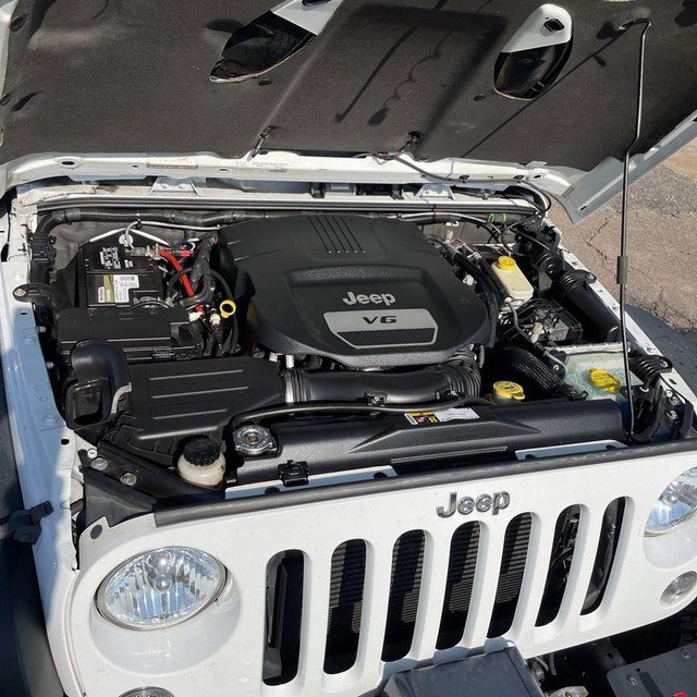 Used 2015 Jeep Wrangler Unlimited Rubicon AWD/4WD image 20