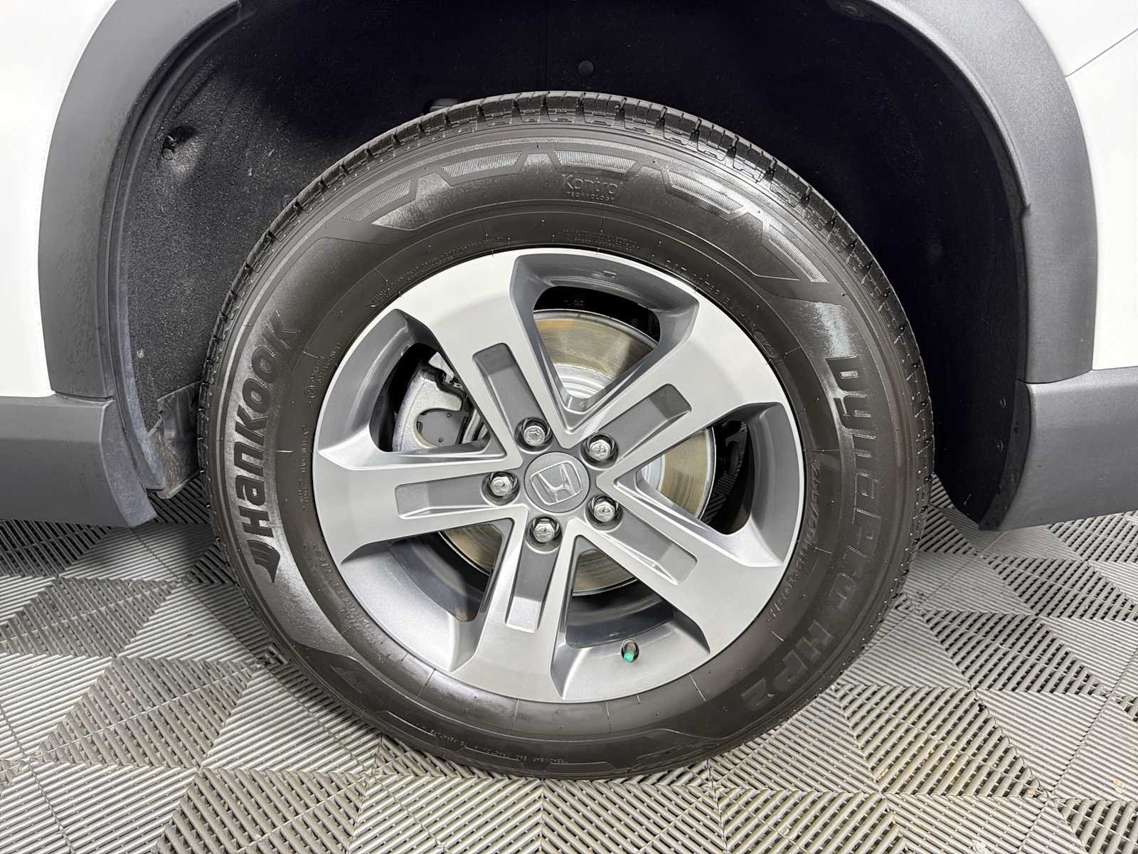 Used 2025 Honda Pilot EX-L image 19