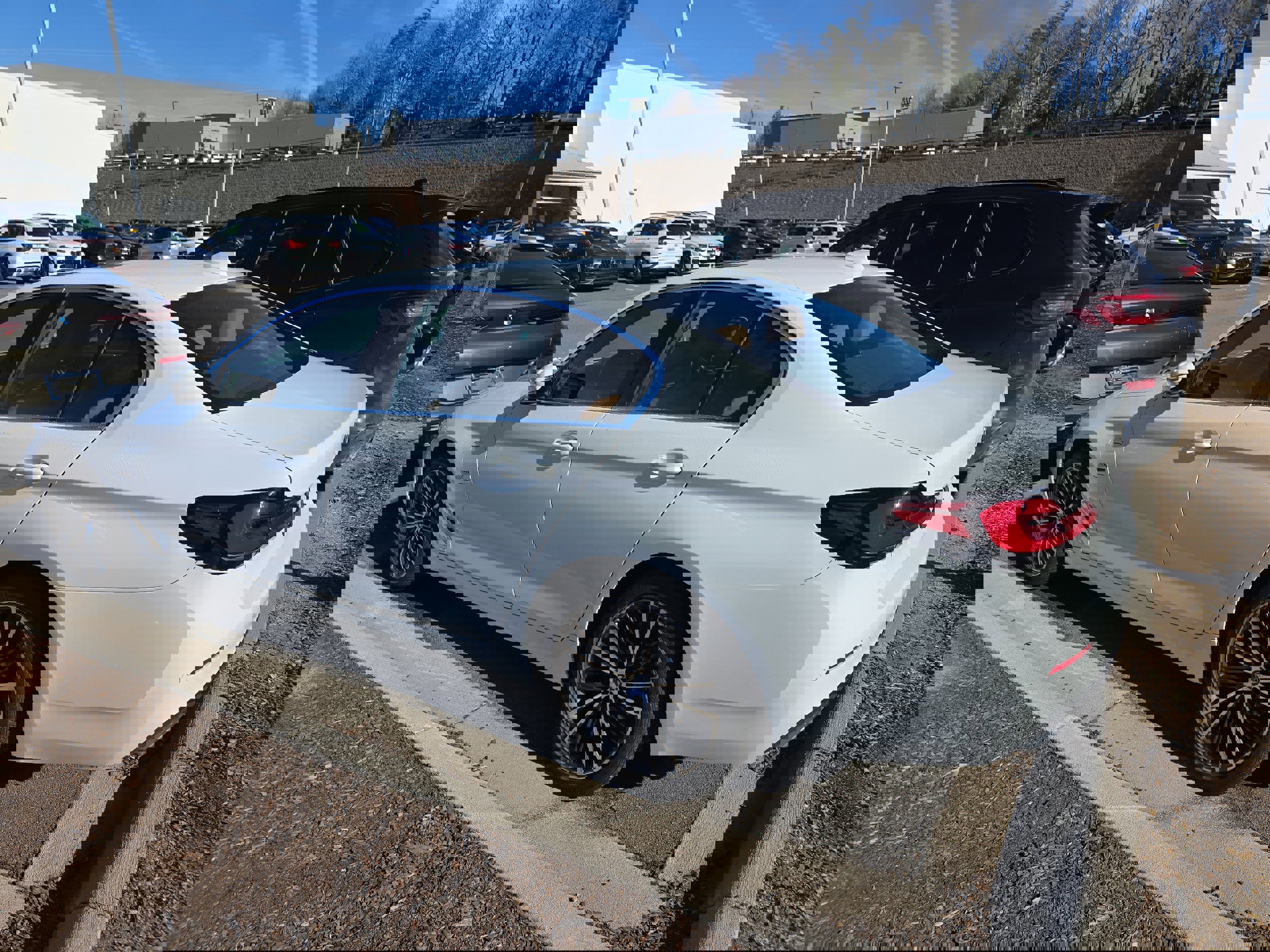 Certified 2023 BMW 530e w/ Premium Package image 3