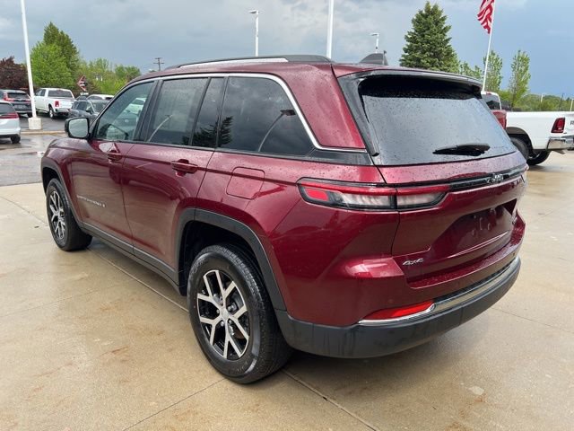 Certified 2023 Jeep Grand Cherokee Limited w/ Trailer Tow Prep Group (B) AWD/4WD image 4