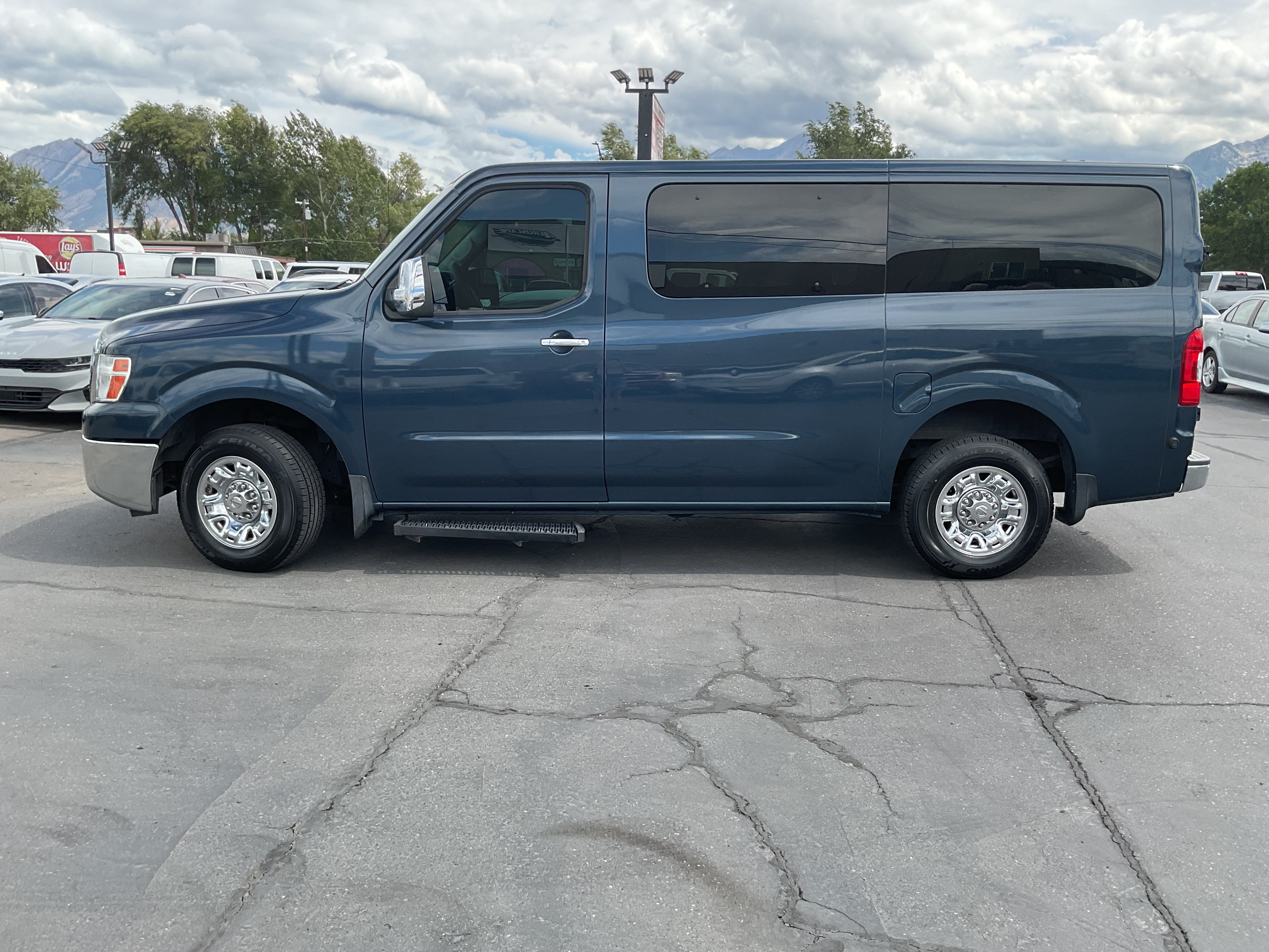 Used 2019 Nissan NV 3500 SV w/ Navigation Package RWD image 4