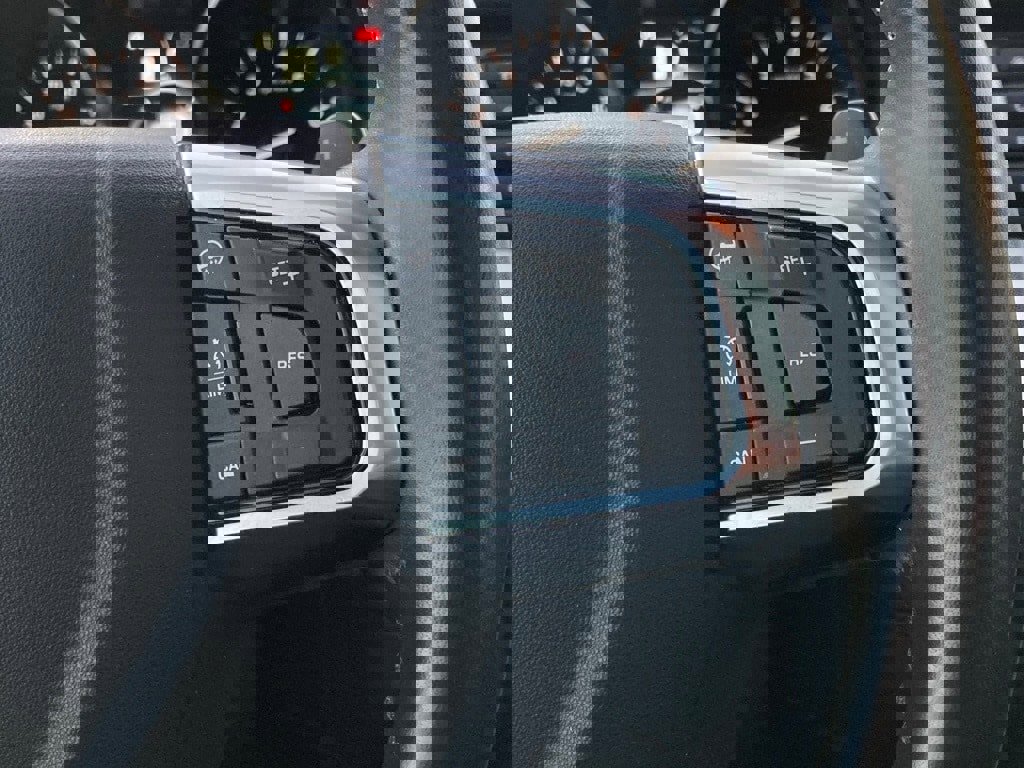 Used 2018 Land Rover Discovery Sport HSE image 19