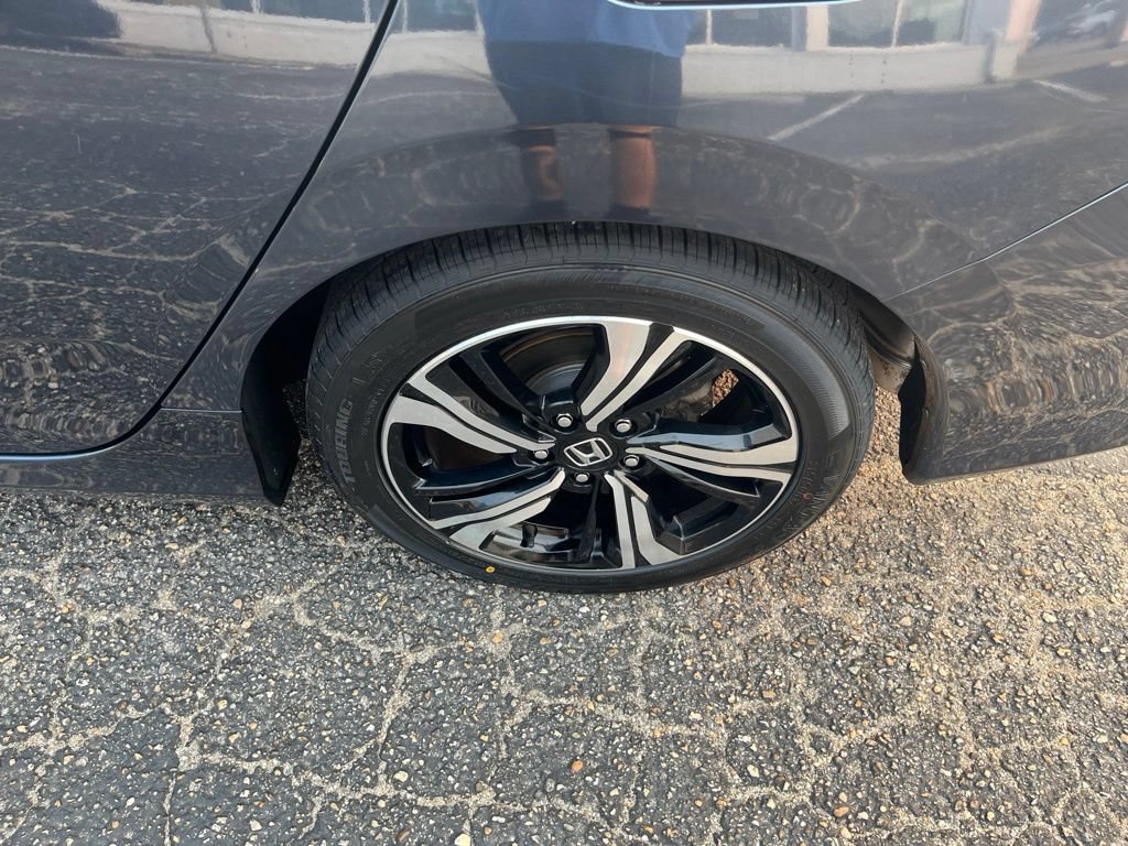 Used 2018 Honda Civic Touring image 41