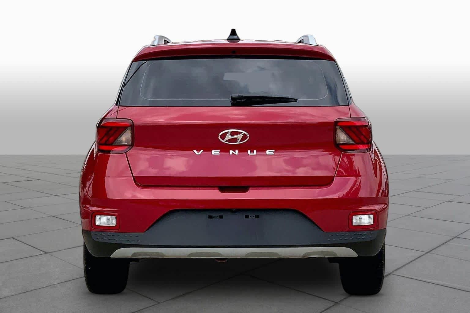 Used 2021 Hyundai Venue SEL w/ Cargo Package FWD image 5