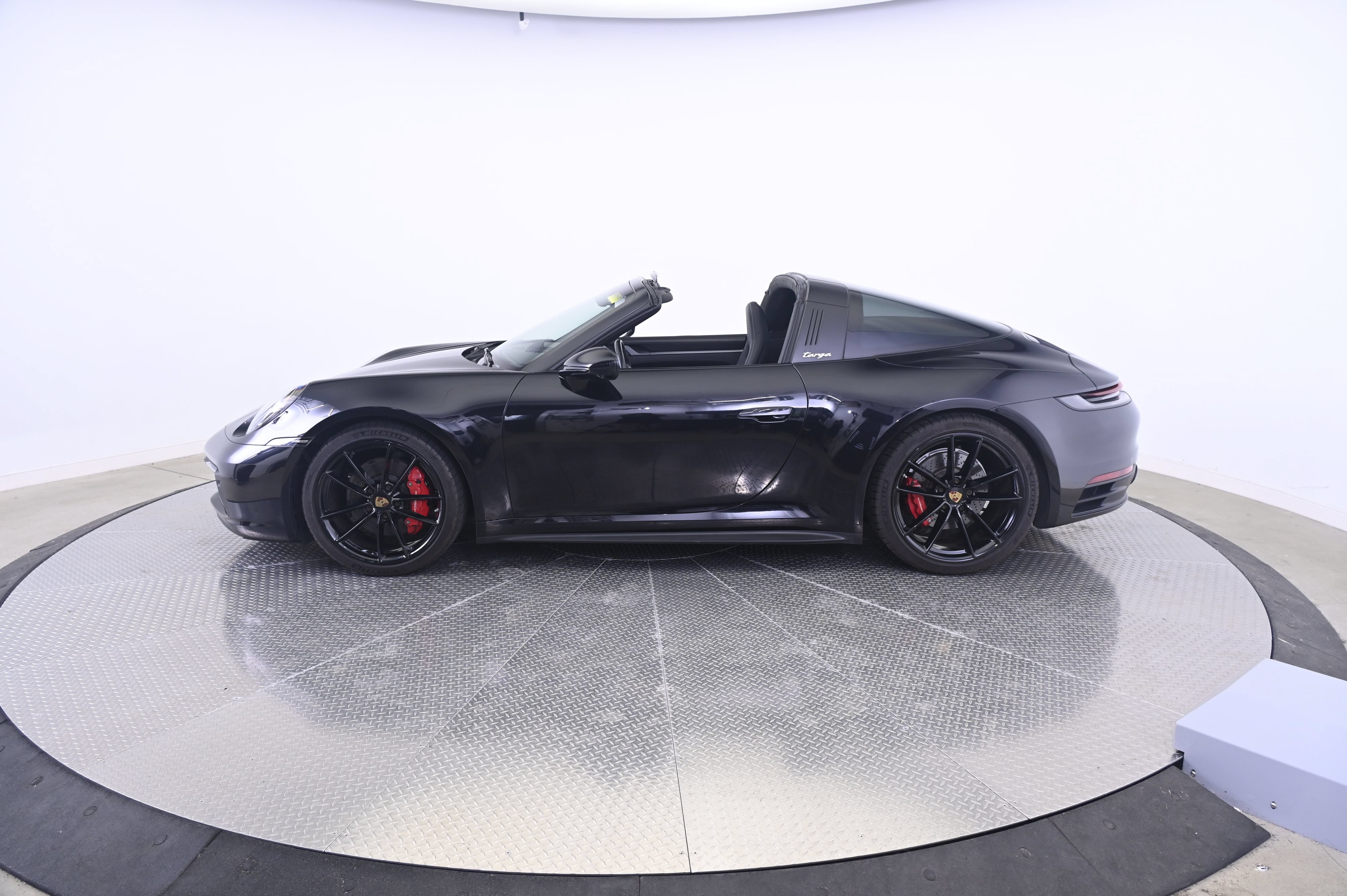 Certified 2024 Porsche 911 Targa 4S AWD/4WD image 2