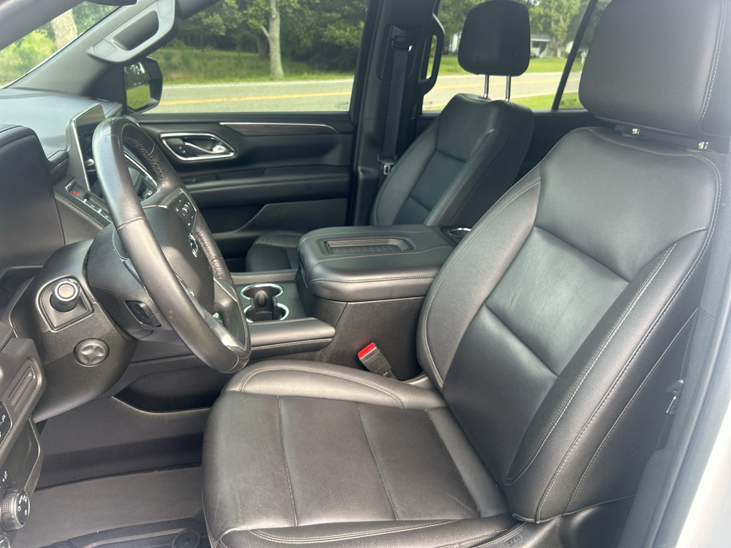Used 2022 Chevrolet Tahoe Z71 w/ Luxury Package AWD/4WD image 13