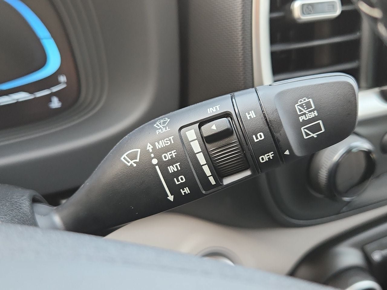 New 2026 Hyundai Venue SEL FWD image 27