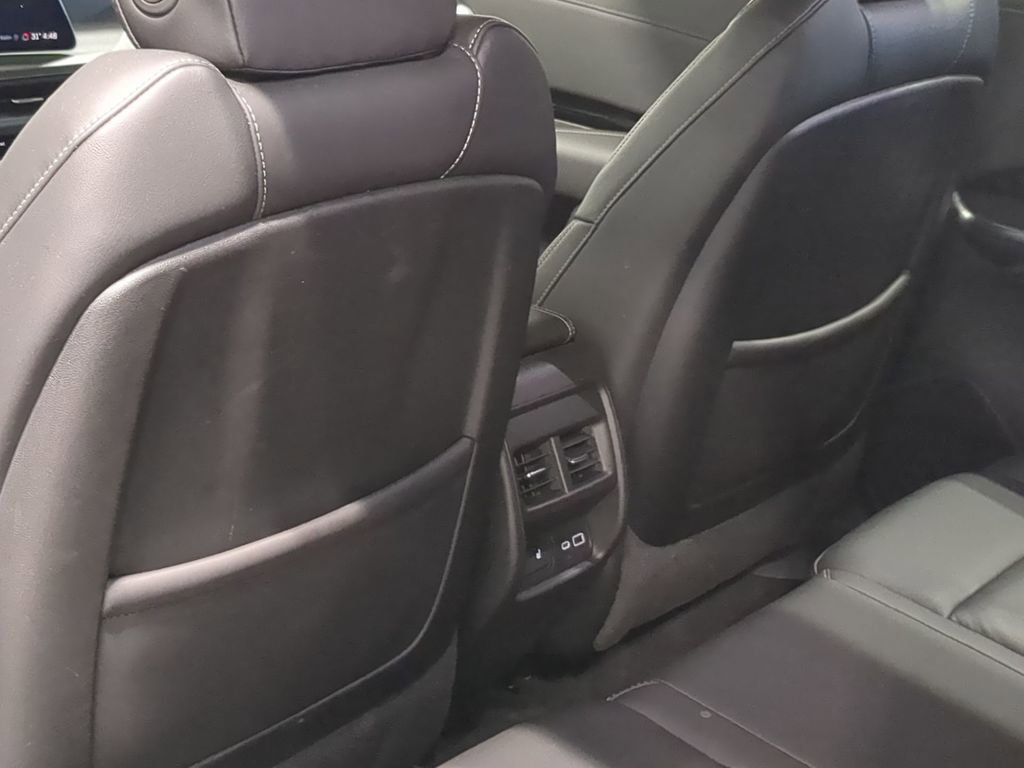 Used 2024 Cadillac XT4 Luxury w/ Cold Weather Package image 31
