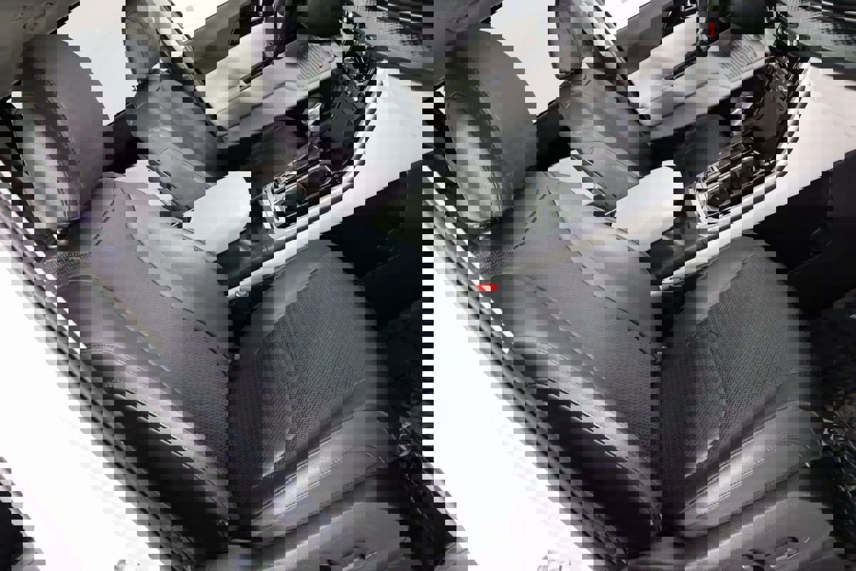 Used 2024 Kia Carnival SX Prestige image 32