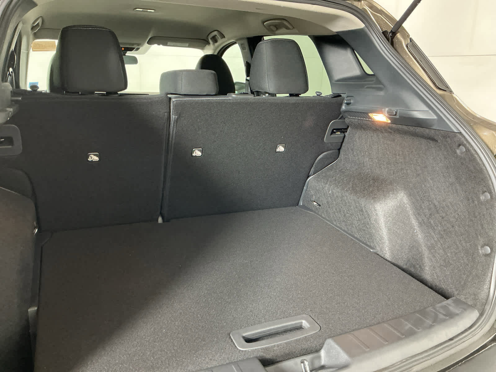 New 2025 Nissan Kicks SV image 12