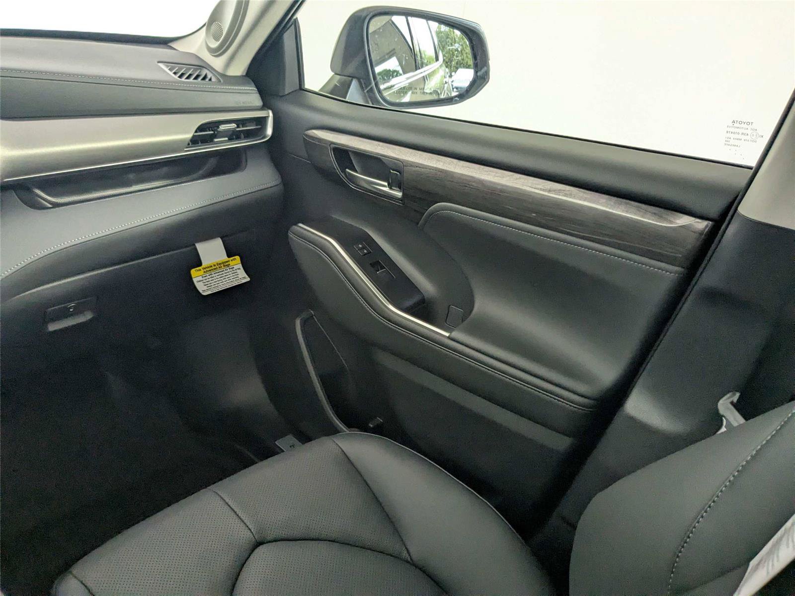 Certified 2026 Toyota Highlander Limited AWD/4WD image 26