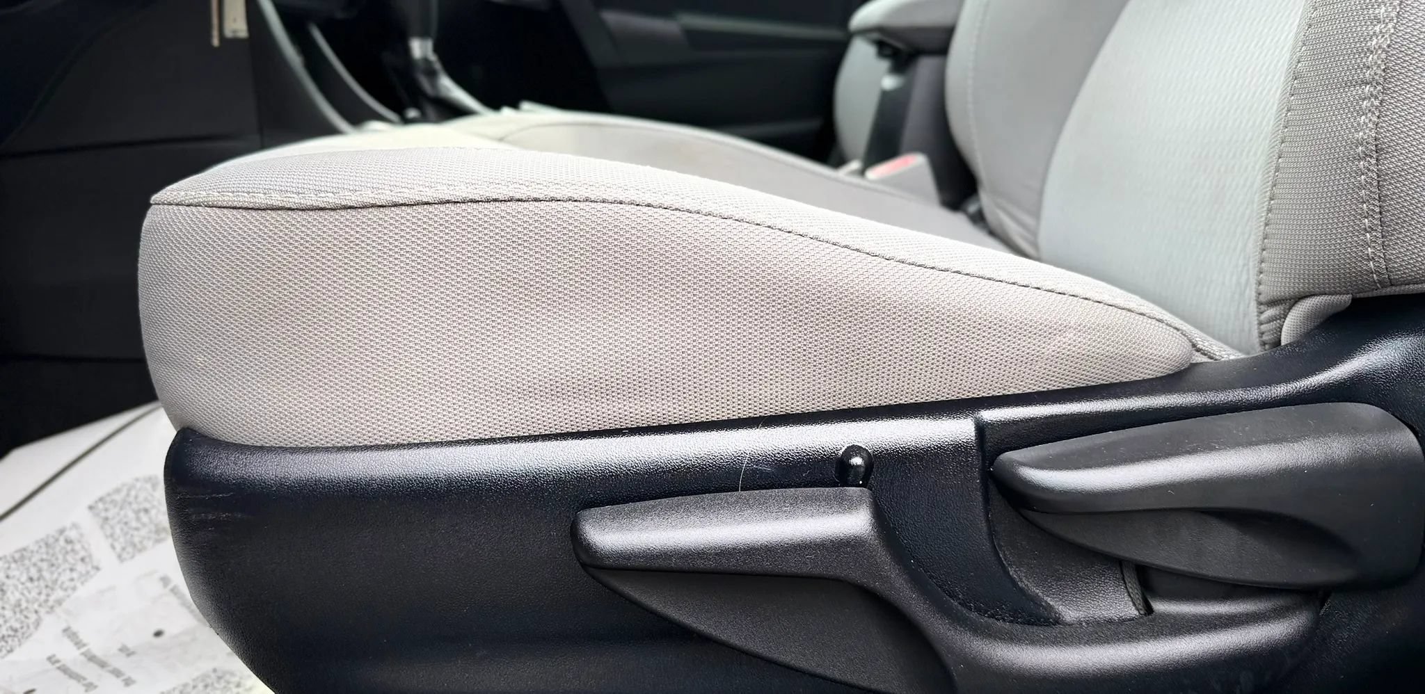 Used 2015 Toyota Corolla LE FWD image 23