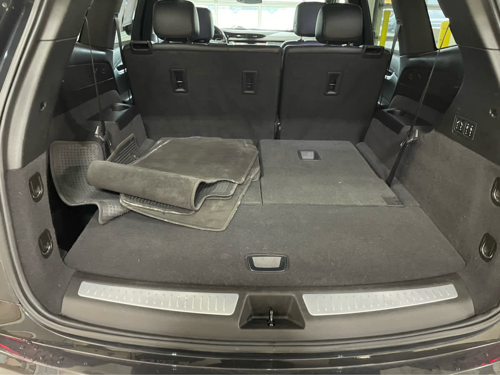 Used 2020 Cadillac XT6 Premium Luxury image 36