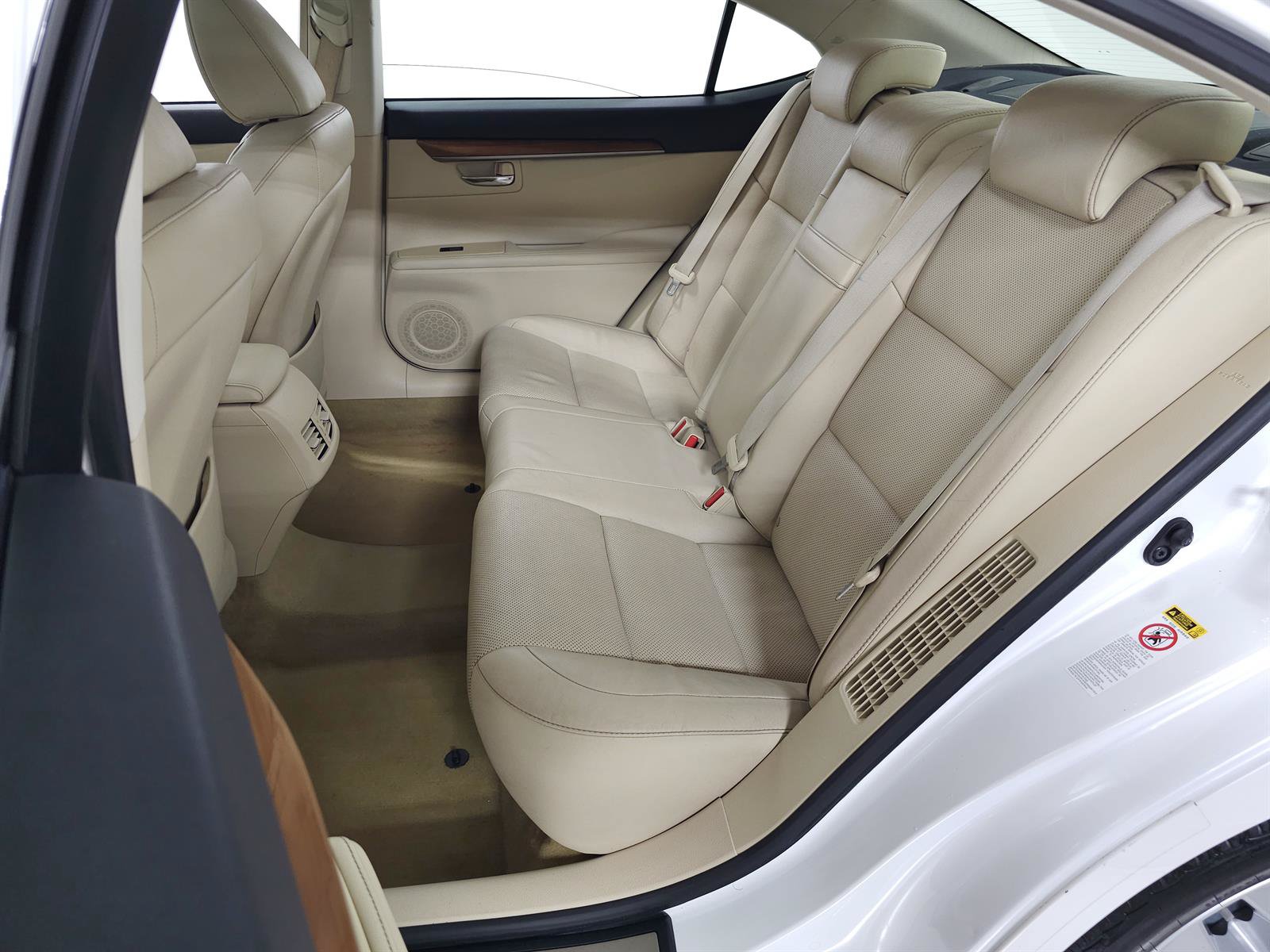 Used 2014 Lexus ES 300h w/ Luxury Package w/Bamboo Trim FWD image 29