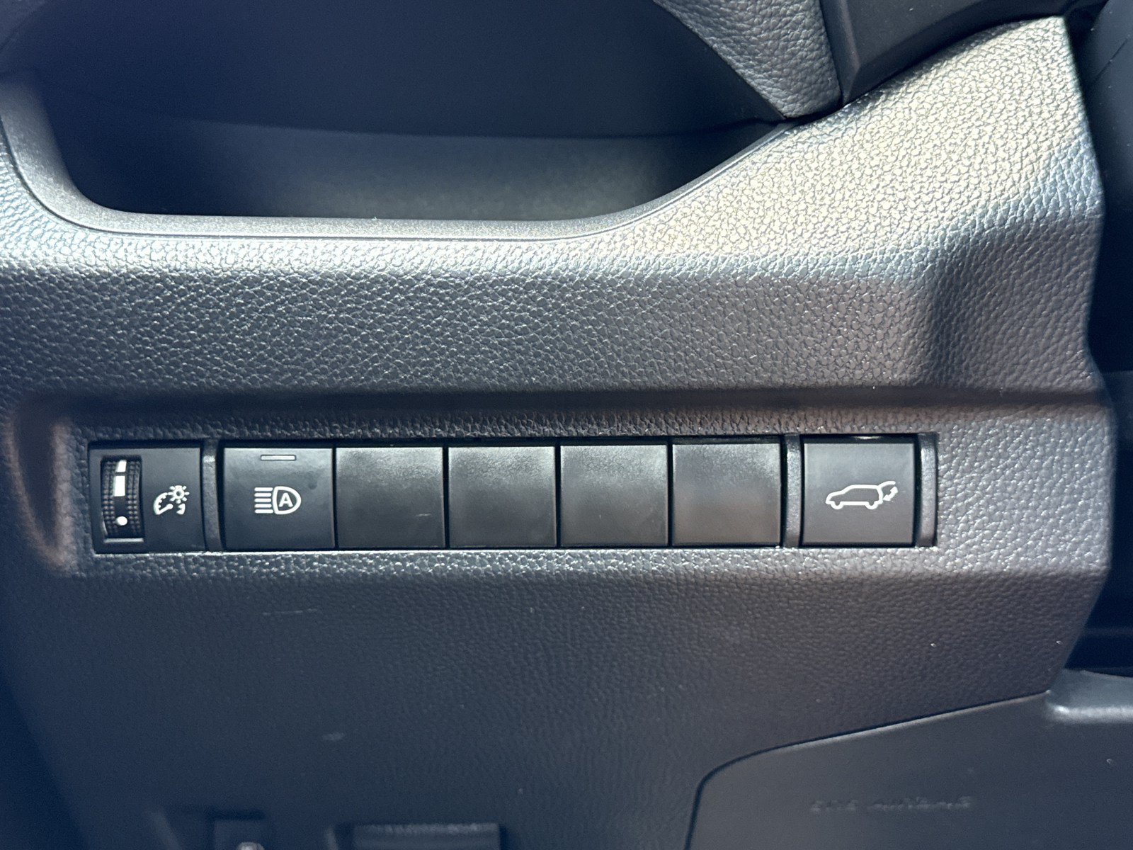 Used 2023 Toyota RAV4 XLE w/ Convenience Package AWD/4WD image 19