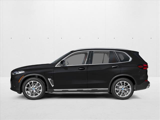 New 2025 BMW X5 xDrive50e image 3