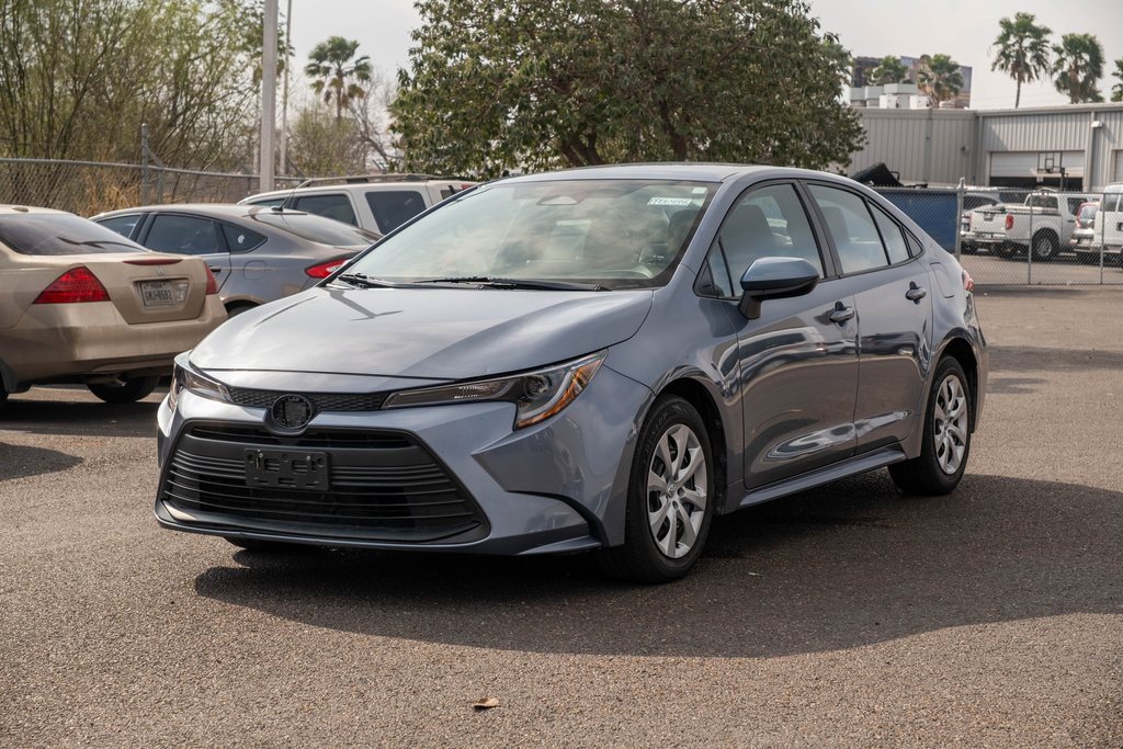 Used 2023 Toyota Corolla LE image 3