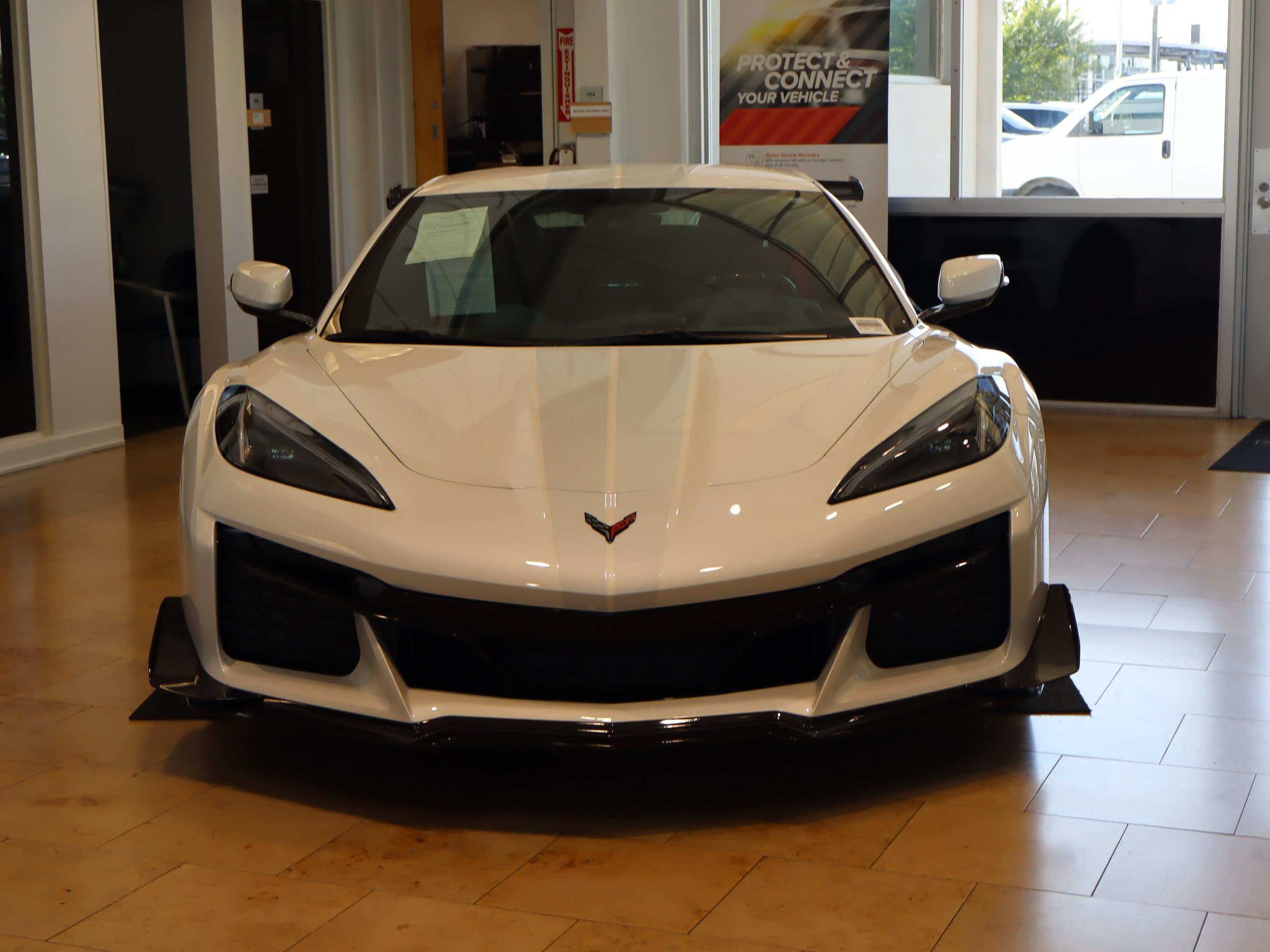 Used 2023 Chevrolet Corvette Z06 w/ Z07 Performance Package RWD image 3
