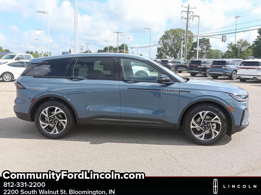 New 2025 Lincoln Nautilus Premier w/ Jet Appearance Package image 8