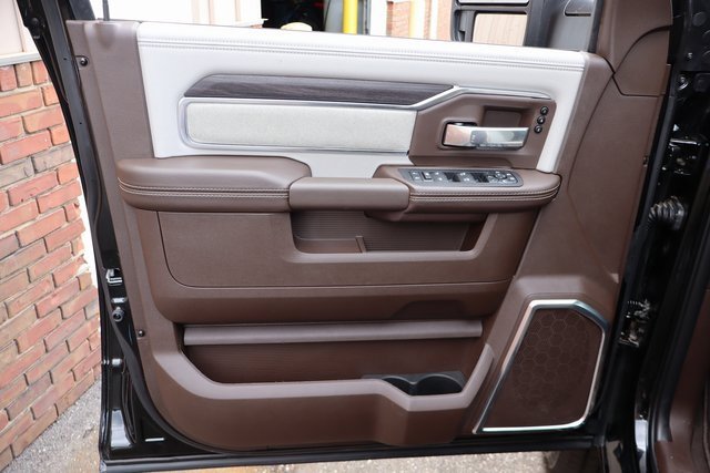 Used 2025 RAM 2500 Laramie w/ Towing Technology Group image 10