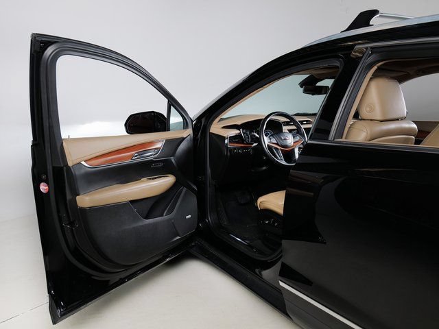 Used 2018 Cadillac XT5 Platinum w/ Driver Assist Package AWD/4WD image 27