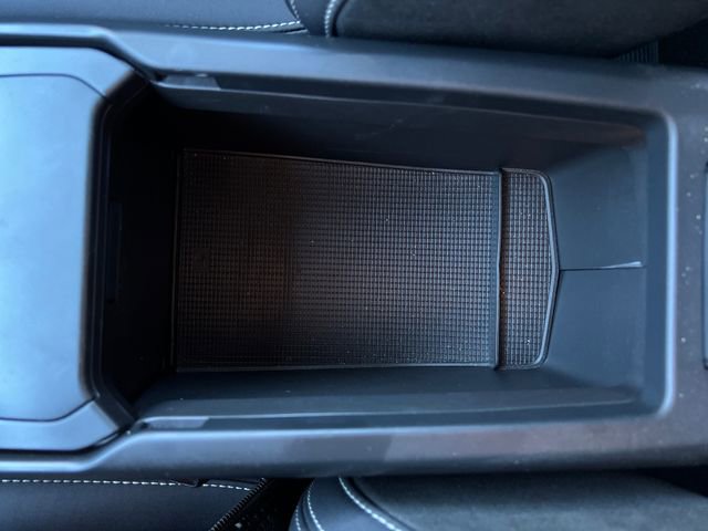 Used 2023 Volvo XC40 Recharge Ultimate image 28